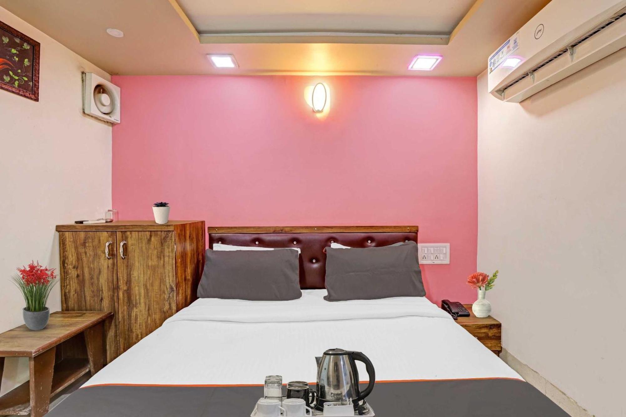 Hotel O Royal Ahmedabad Exterior foto